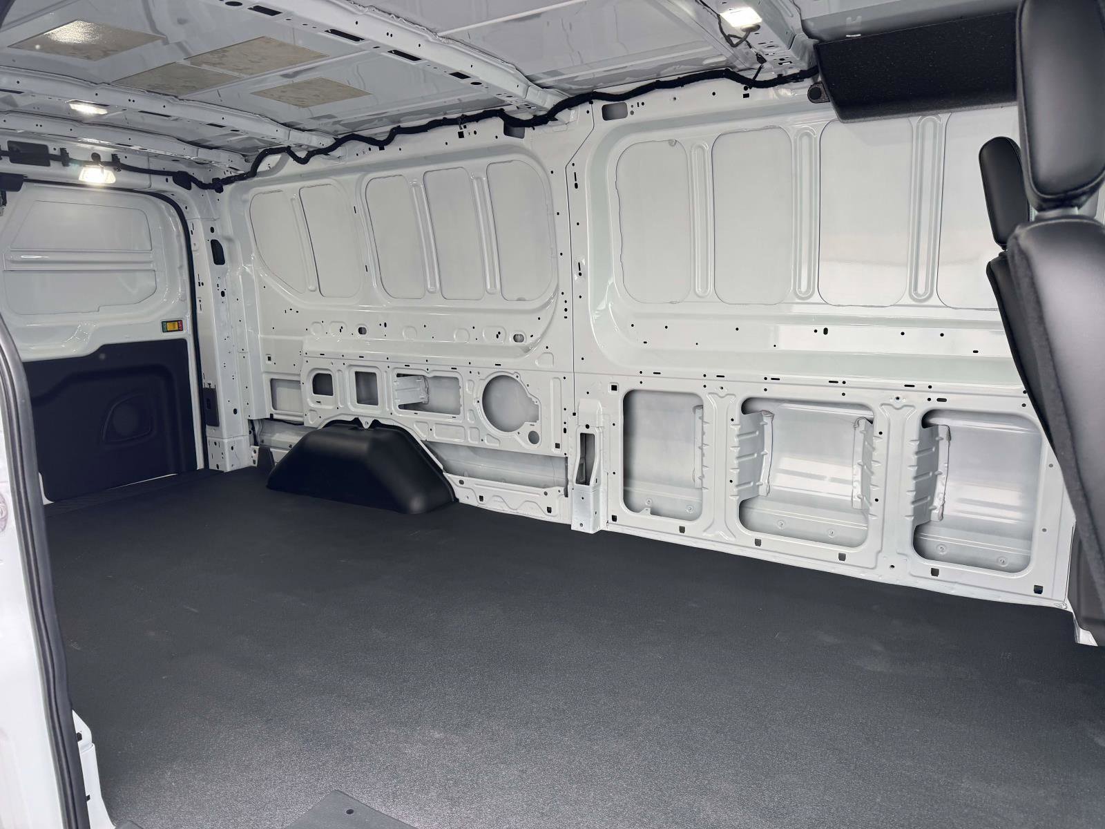 Used 2024 Ford Transit 250 Low Roof RWD image 11