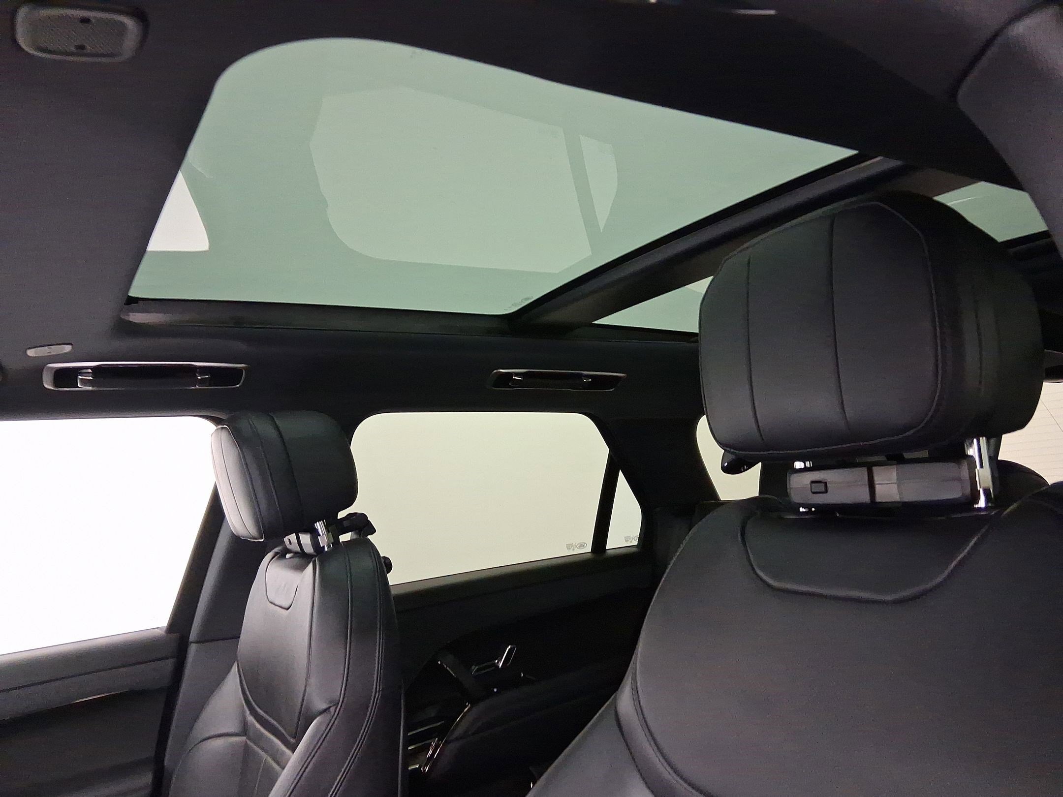 New 2025 Land Rover Range Rover Sport SE image 14