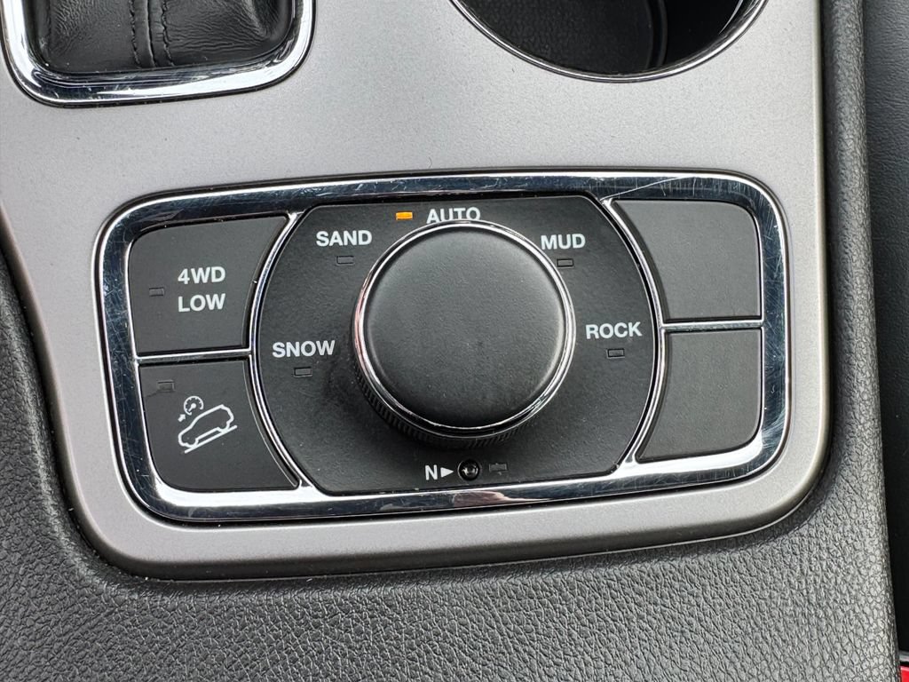 Used 2021 Jeep Grand Cherokee Limited AWD/4WD image 26