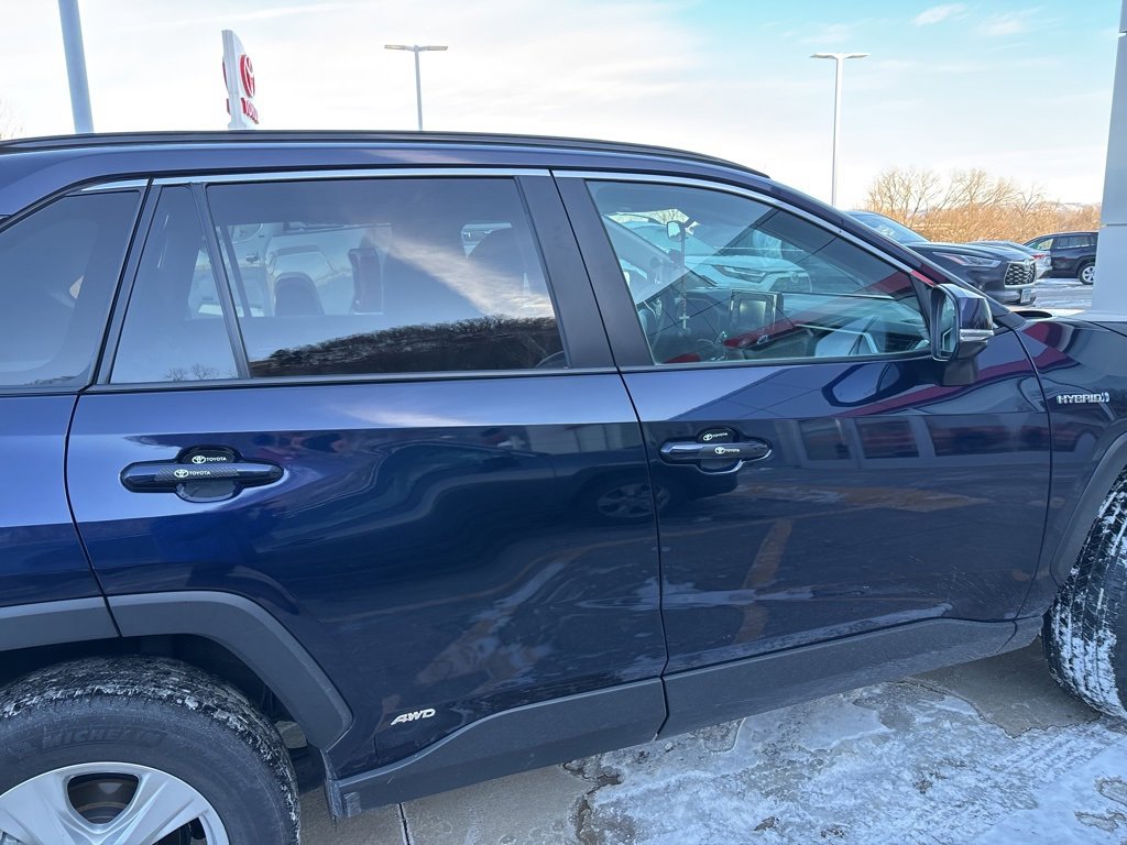 Used 2021 Toyota RAV4 XLE w/ Convenience Package image 12