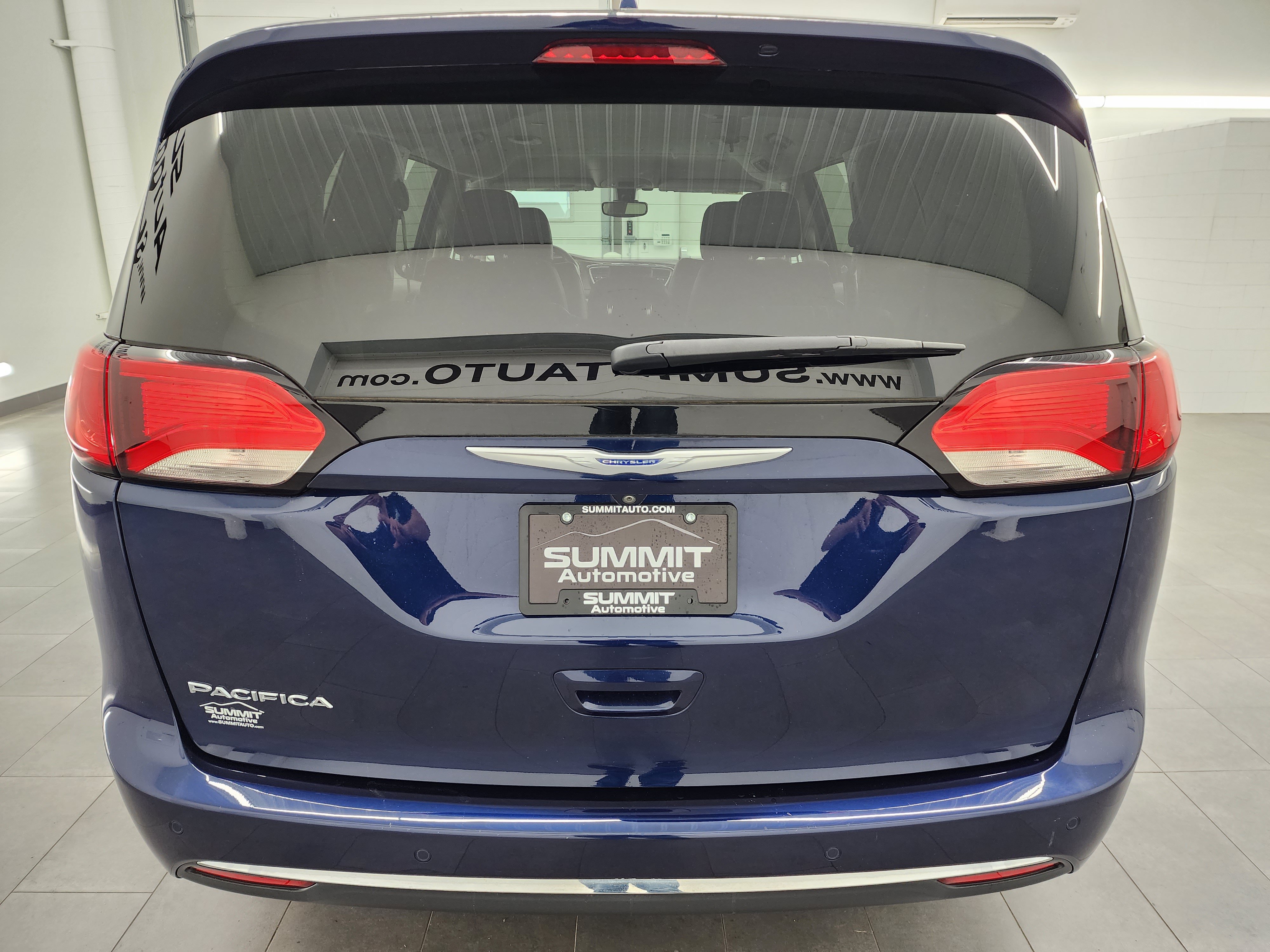 Used 2017 Chrysler Pacifica Touring-L FWD image 27
