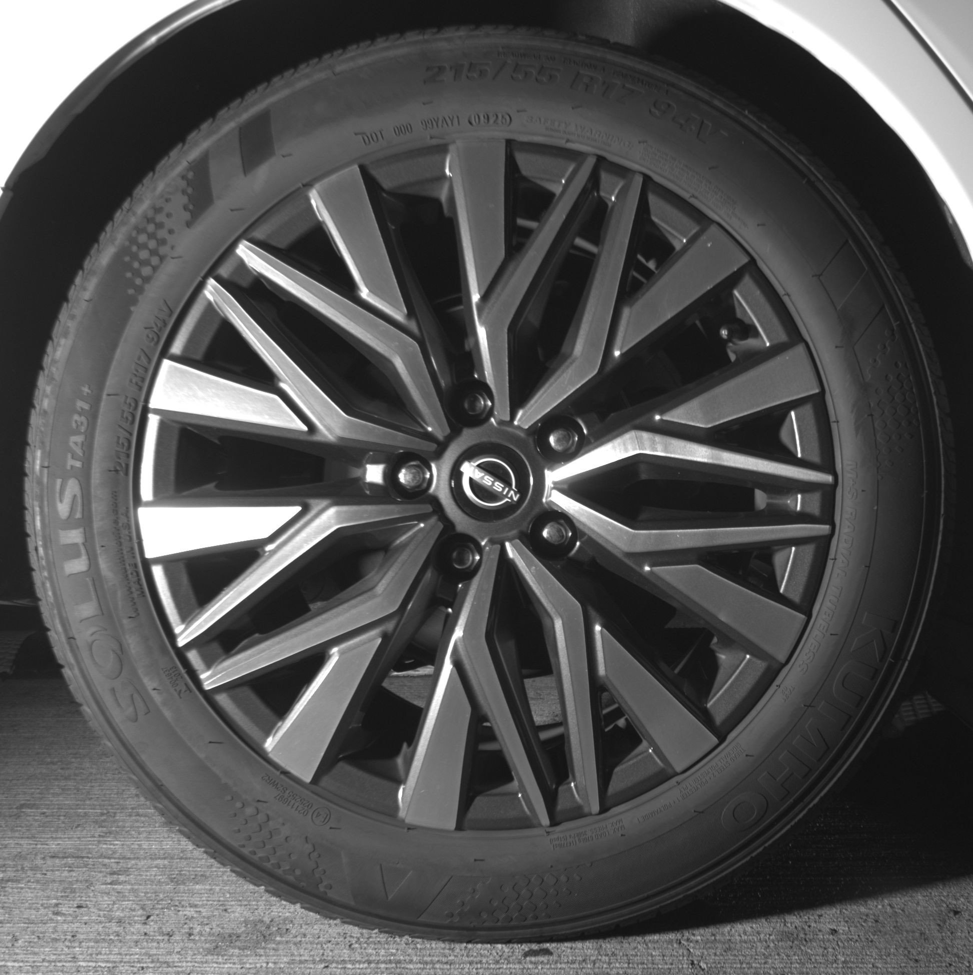 Used 2025 Nissan Altima 2.5 SV FWD image 15