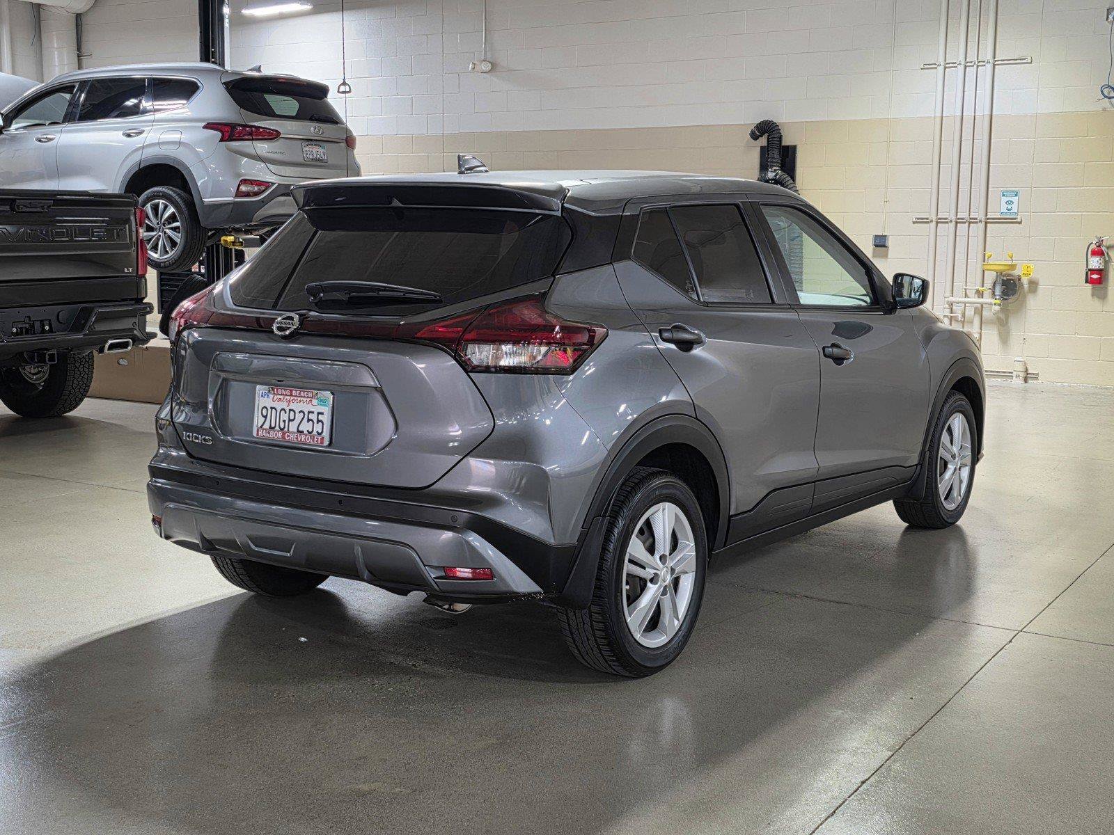 Used 2021 Nissan Kicks S FWD image 7