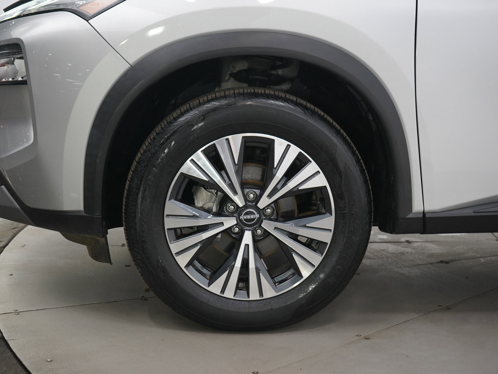 Used 2023 Nissan Rogue SV image 30