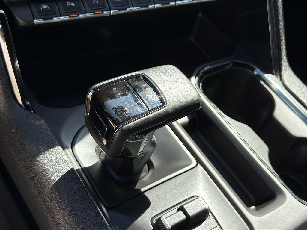 Used 2025 GMC Sierra 1500 AT4 AWD/4WD image 15