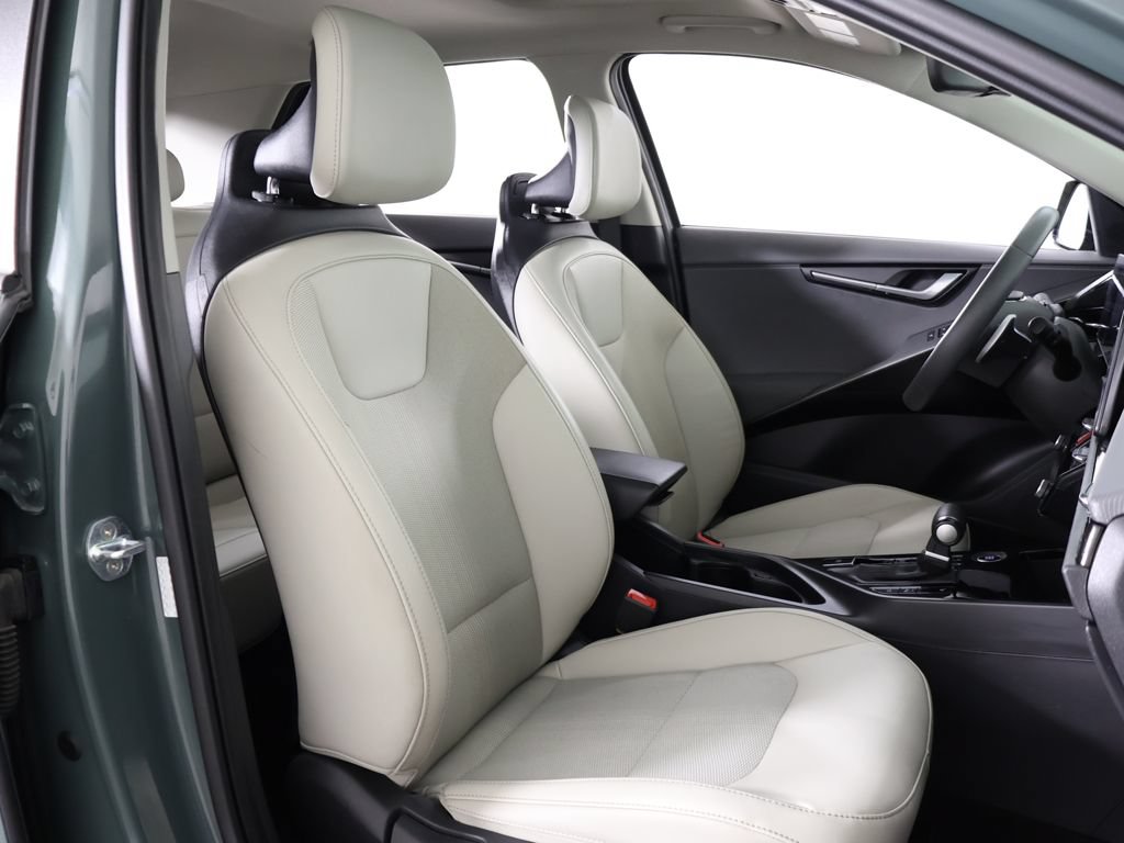 Used 2023 Kia Niro EX Touring FWD image 33