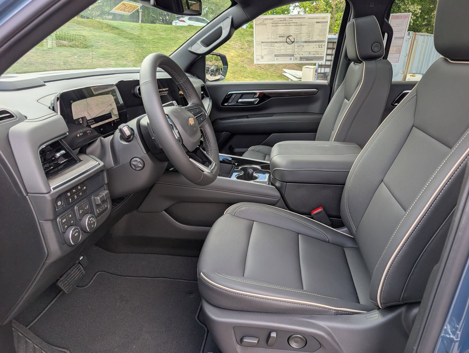 New 2026 Chevrolet Suburban Premier w/ Sun And Tow Package AWD/4WD image 17