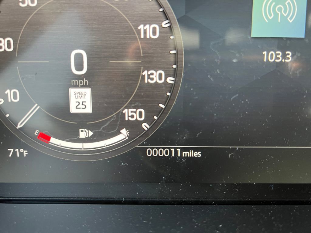 New 2025 Land Rover Defender 110 V8 image 18