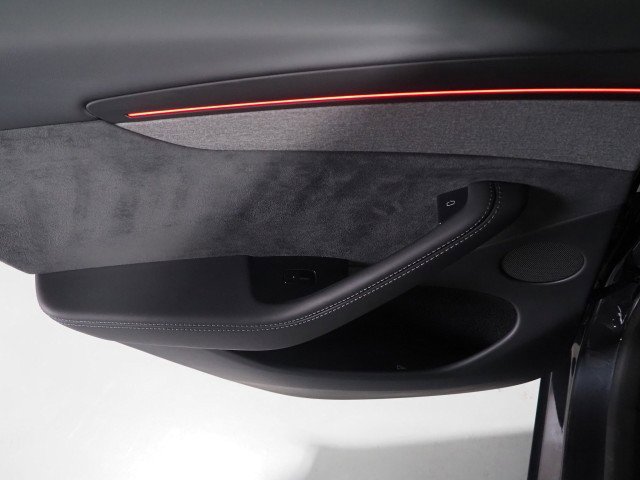 Used 2026 Tesla Model Y Long Range RWD image 60
