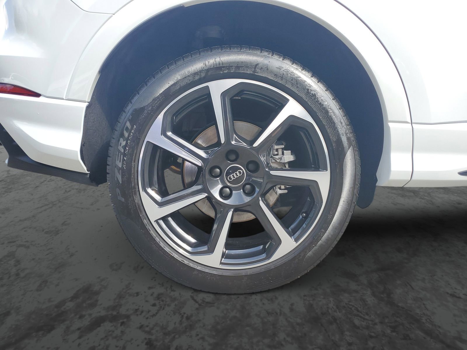 Used 2025 Audi Q3 2.0T Premium Plus w/ Premium Plus Package AWD/4WD image 5