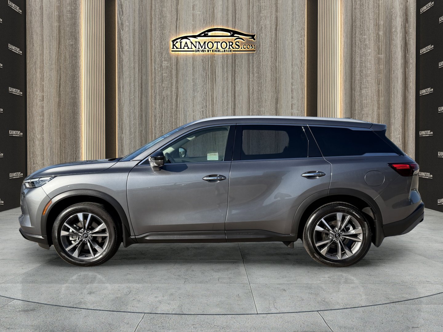 Used 2025 INFINITI QX60 Luxe FWD image 8
