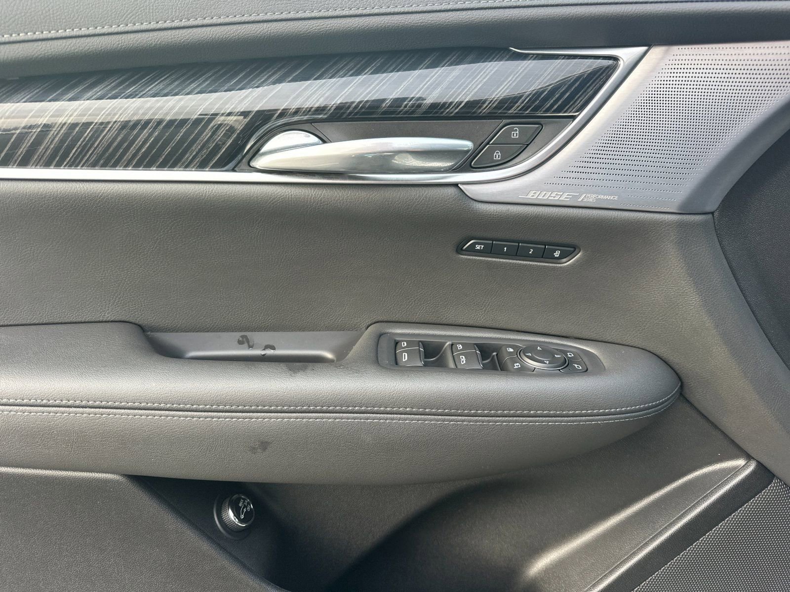 Used 2024 Cadillac XT6 Premium Luxury w/ Technology Package image 10