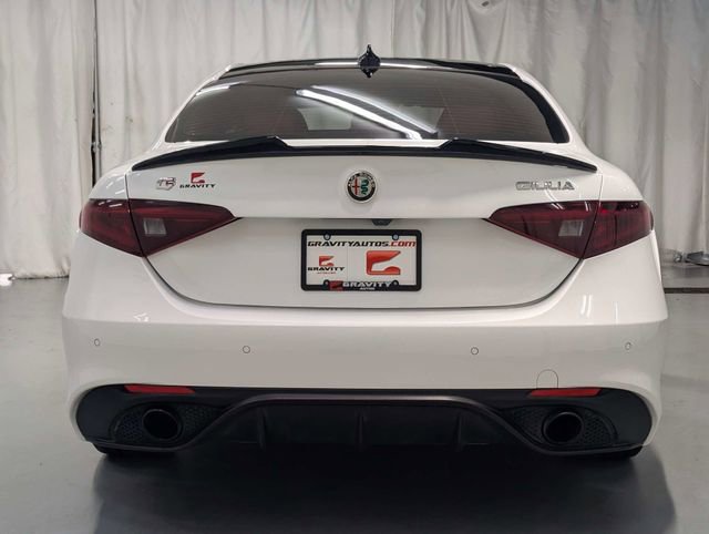 Used 2022 Alfa Romeo Giulia Veloce RWD image 25