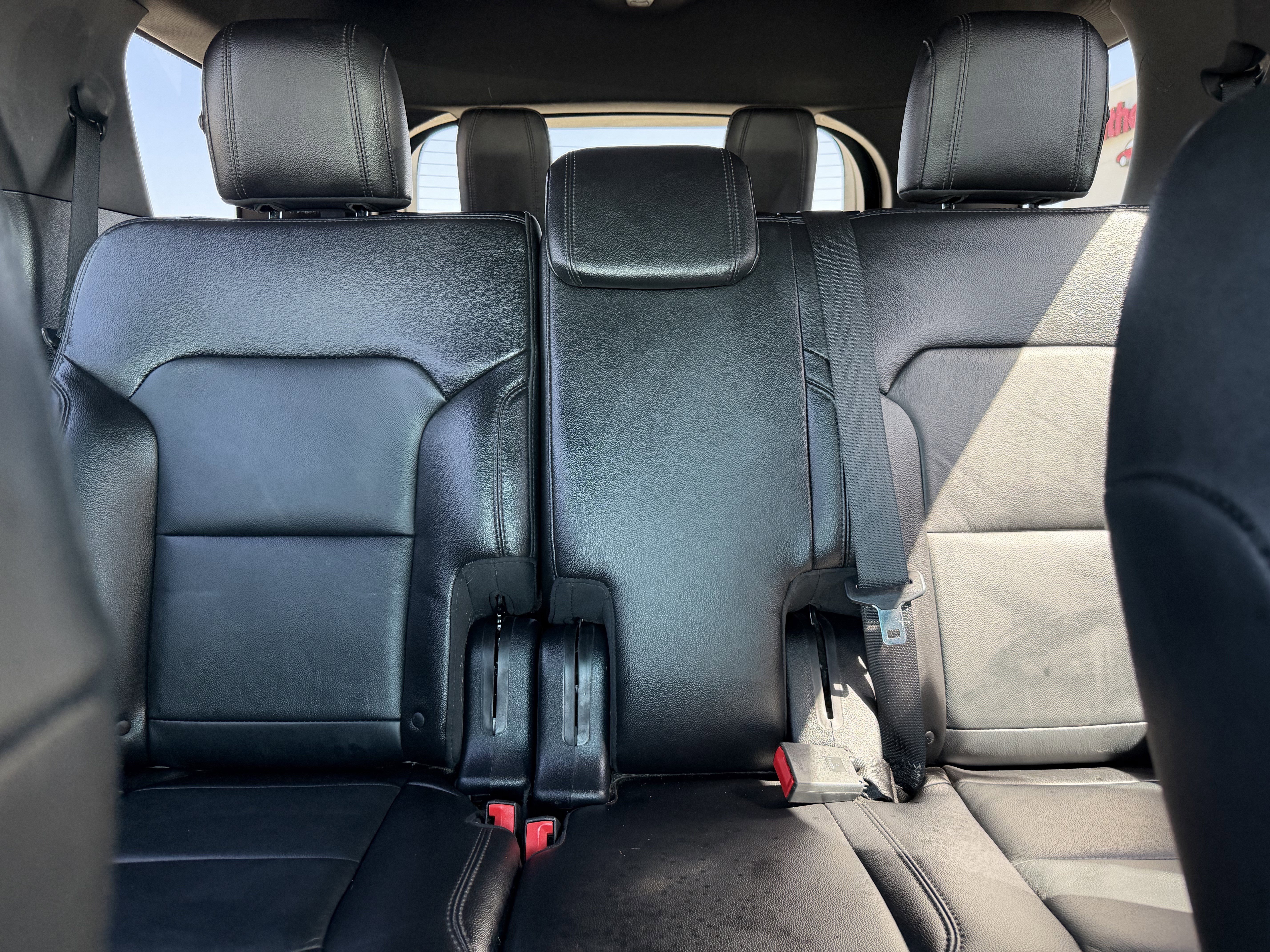 Used 2017 Ford Explorer XLT w/ Equipment Group 202A AWD/4WD image 13