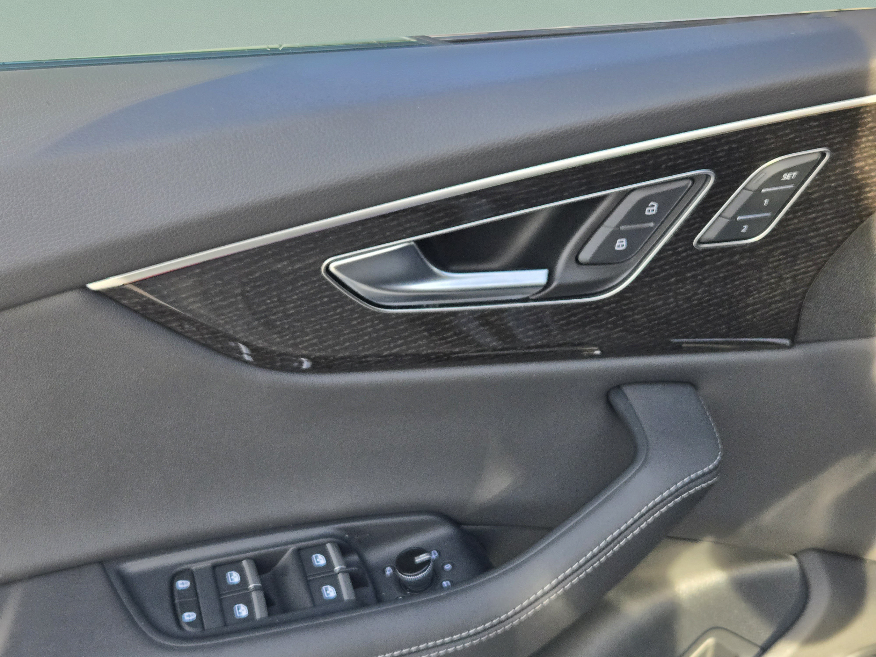 Used 2025 Audi Q8 Premium Plus AWD/4WD image 12