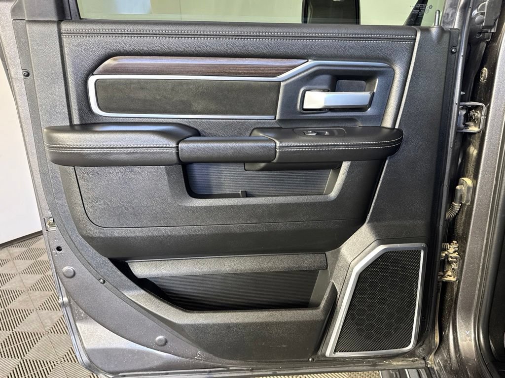 Certified 2025 RAM 3500 Laramie AWD/4WD image 35