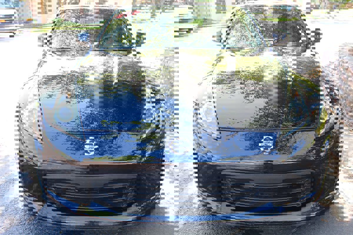 Used 2018 Nissan 370Z w/ Sport Package image 4