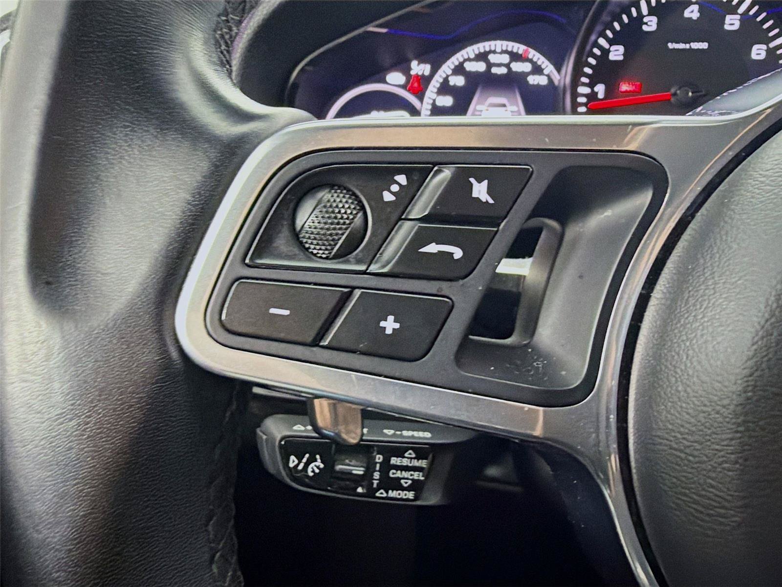 Certified 2023 Porsche Cayenne Platinum Edition AWD/4WD image 12