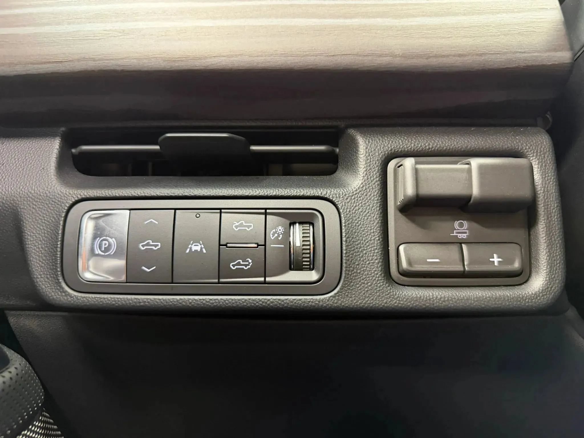 Used 2026 GMC Sierra EV Denali AWD/4WD image 34