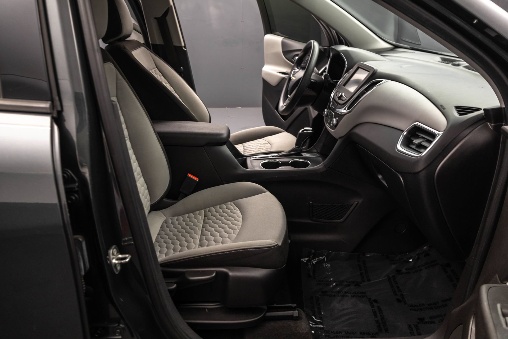 Used 2018 Chevrolet Equinox LS FWD image 38