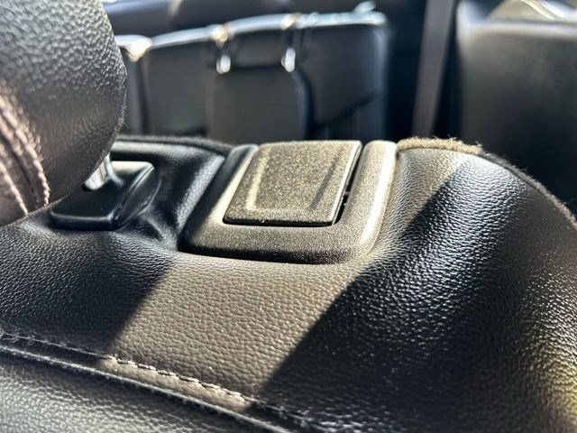 Used 2023 Ford Explorer Limited w/ Limited Technology Package AWD/4WD image 42