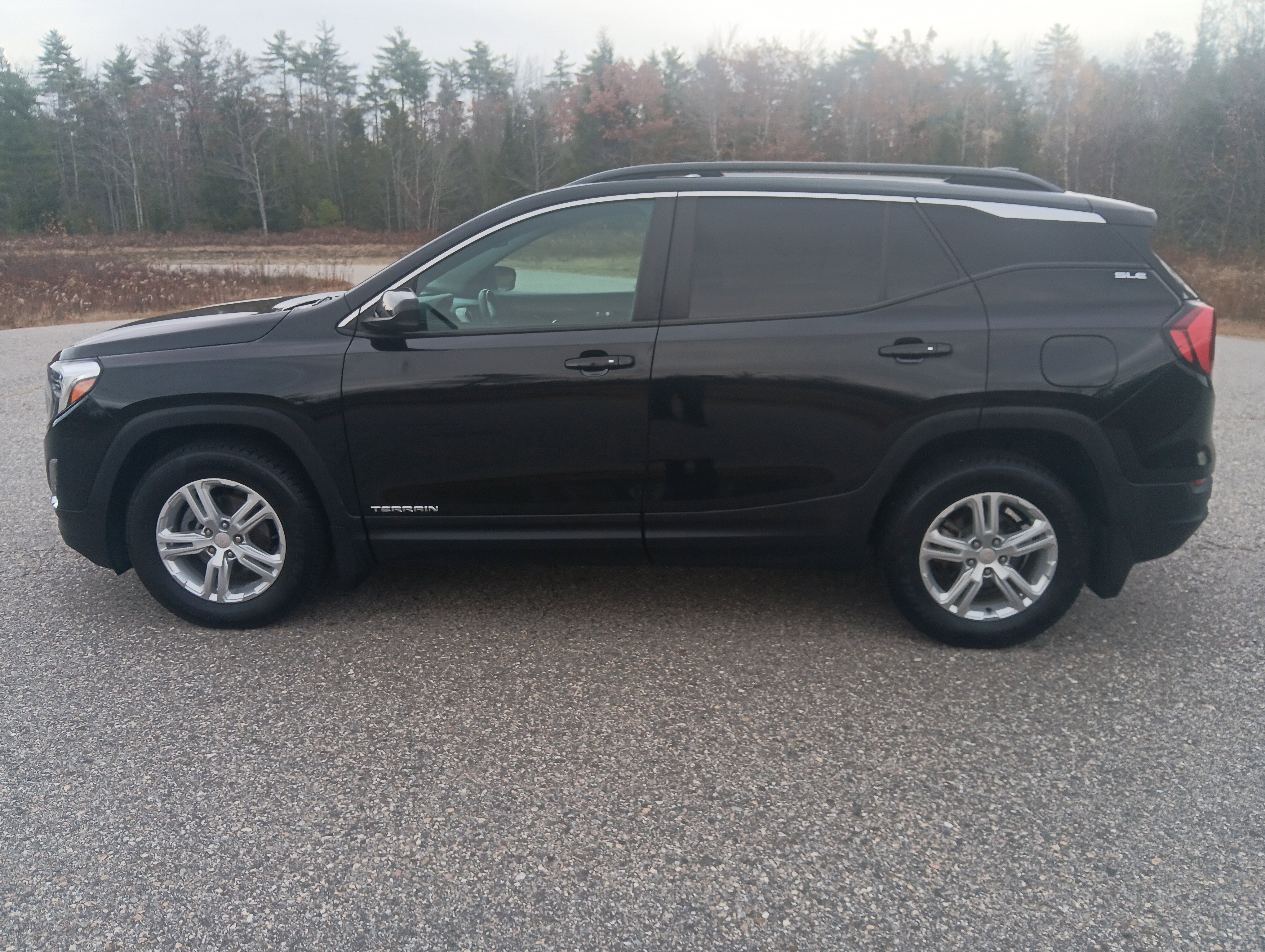 Used 2021 GMC Terrain SLE w/ Driver Convenience Package image 8