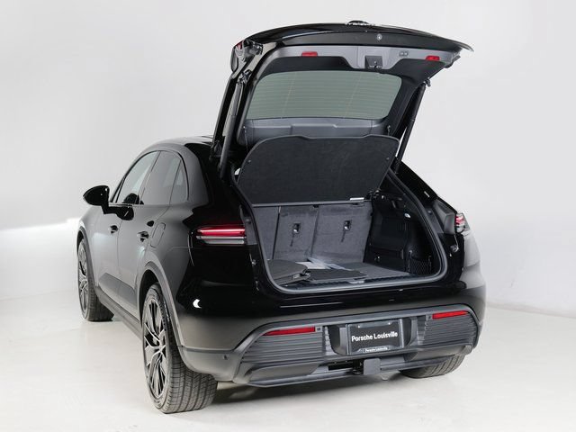 New 2026 Porsche Macan 4 Electric AWD/4WD image 31