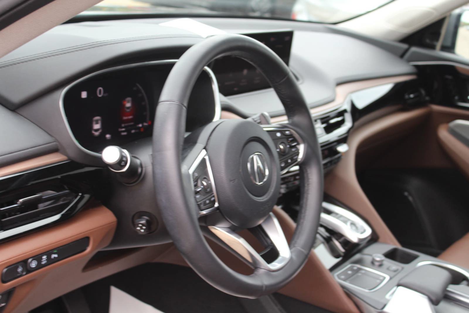 Certified 2024 Acura MDX w/ Technology Package AWD/4WD image 15