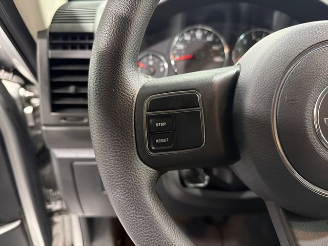 Used 2011 Jeep Liberty Sport image 15