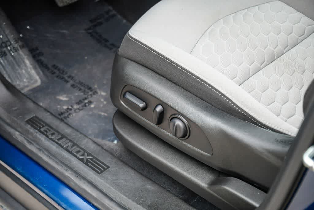 Used 2021 Chevrolet Equinox LT FWD image 25