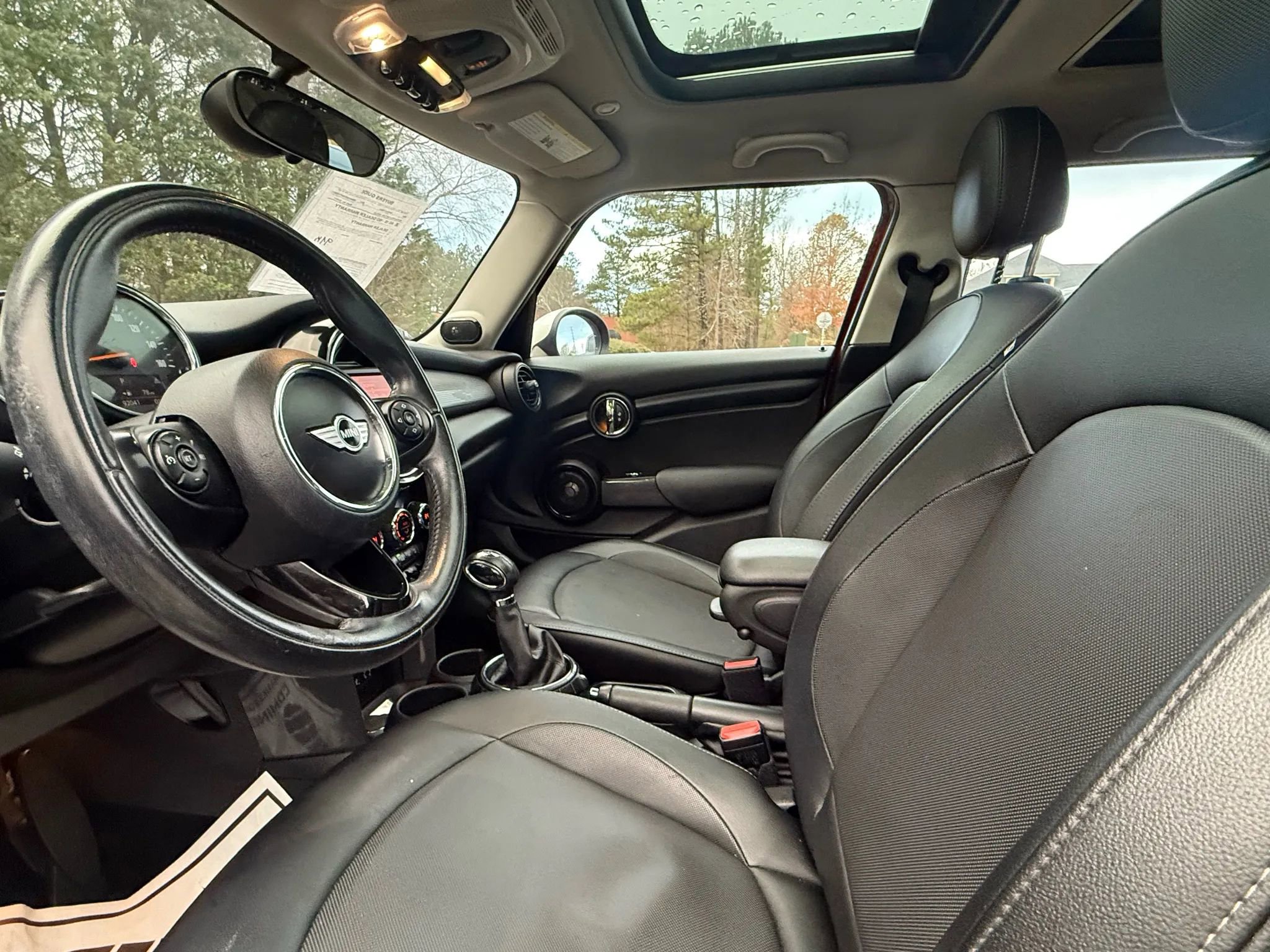 Used 2015 MINI Cooper 4-Door Hardtop image 14