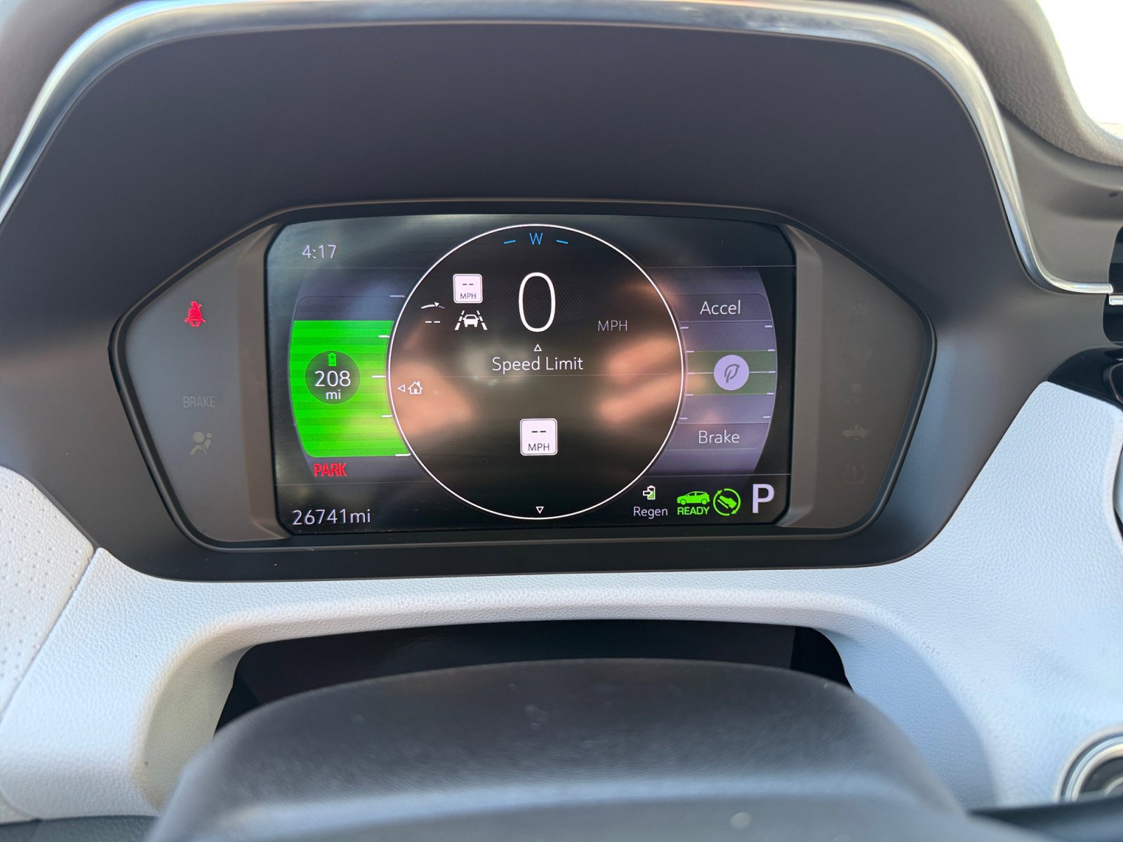 Used 2023 Chevrolet Bolt EUV Premier w/ Sun & Sound Package FWD image 11