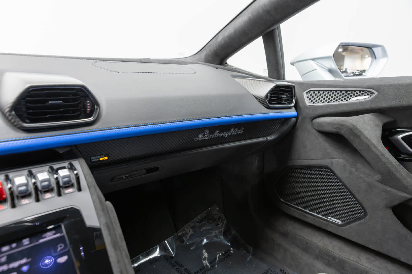 Used 2023 Lamborghini Huracan Tecnica RWD image 33
