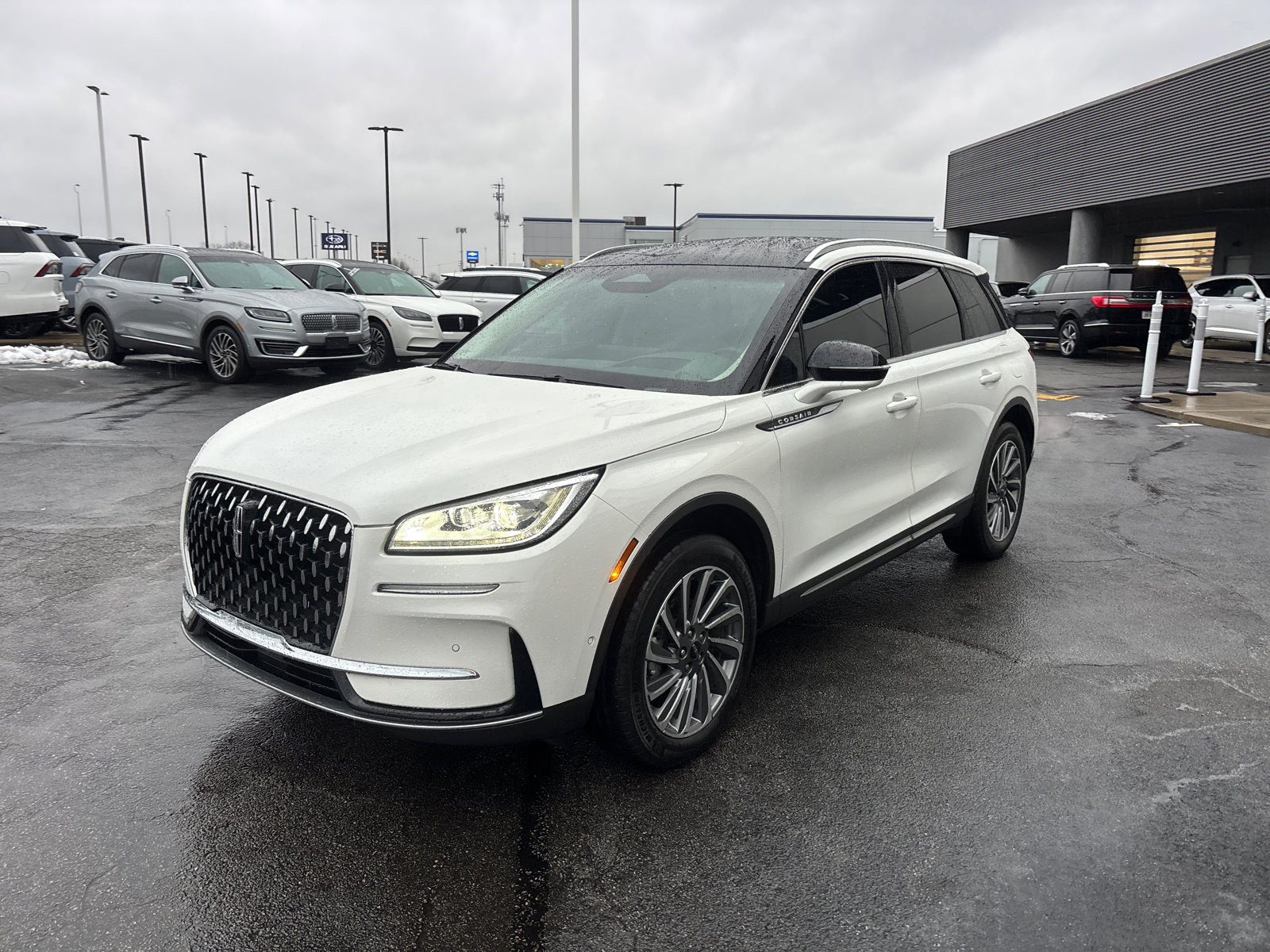 Certified 2023 Lincoln Corsair Reserve w/ Equipment Group 202A image 3