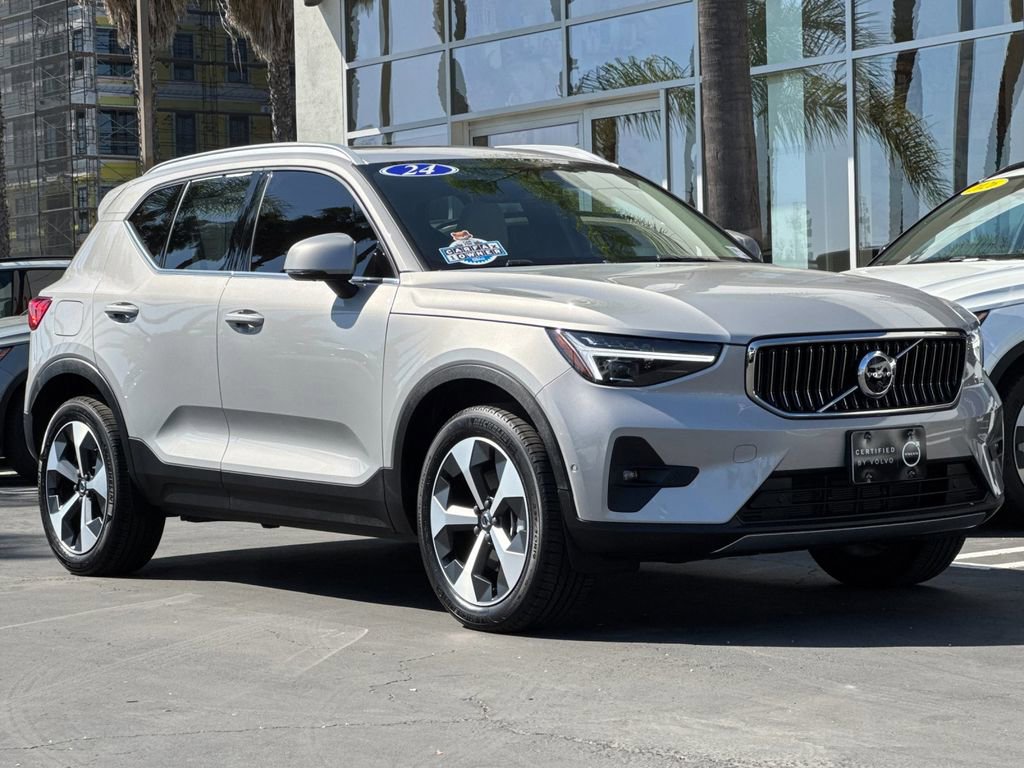 Certified 2024 Volvo XC40 B5 Plus image 7