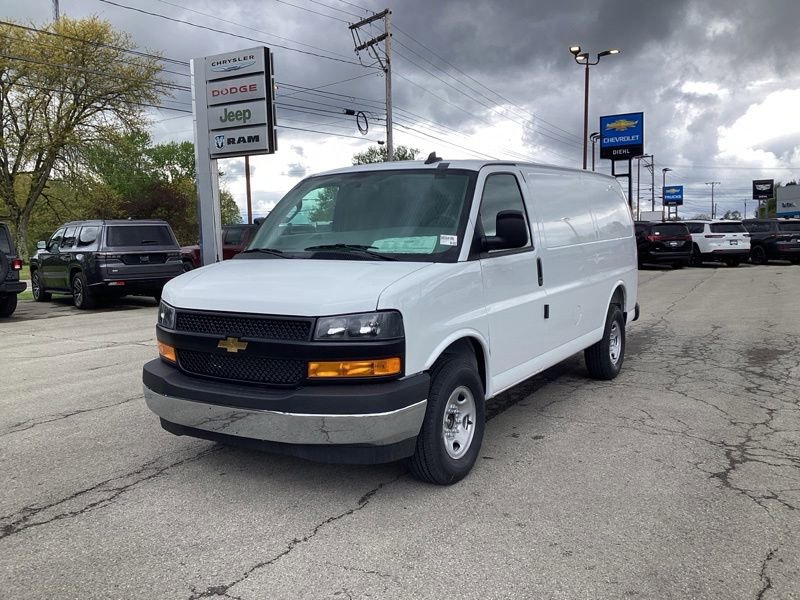New 2026 Chevrolet Express 2500 w/ Driver Convenience Package RWD image 3
