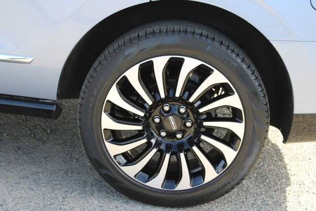 Used 2024 Lincoln Navigator Black Label AWD/4WD image 7