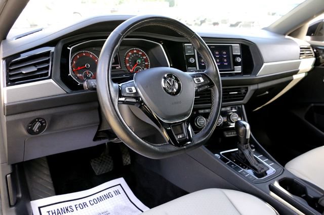 Used 2020 Volkswagen Jetta R-Line w/ R-Line Cold Weather Package FWD image 9