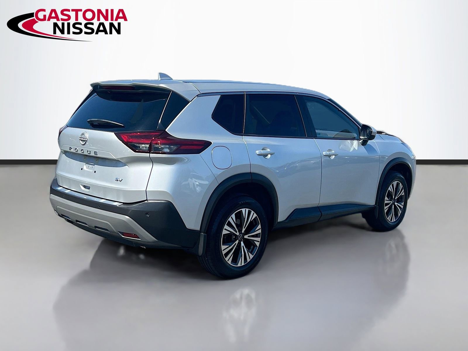 Used 2023 Nissan Rogue SV image 9
