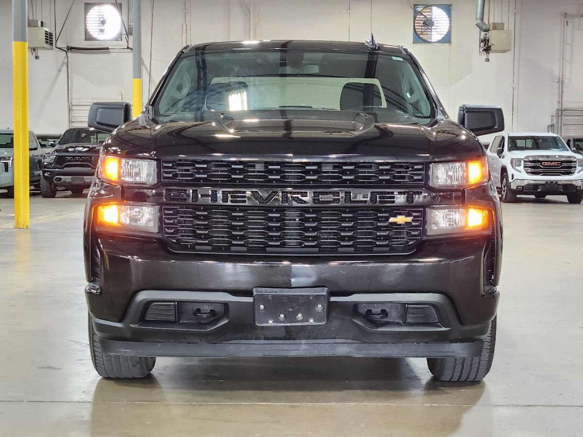 Used 2020 Chevrolet Silverado 1500 Custom w/ Infotainment Package RWD image 2