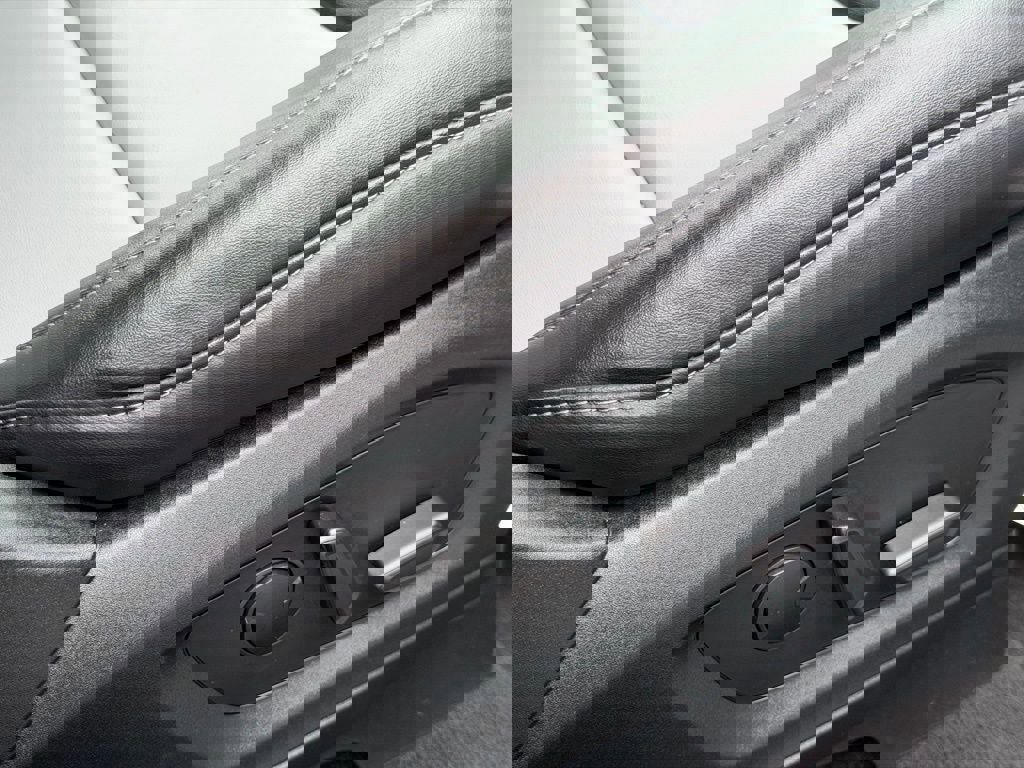 Certified 2023 Ford Explorer XLT w/ Equipment Group 202A image 21