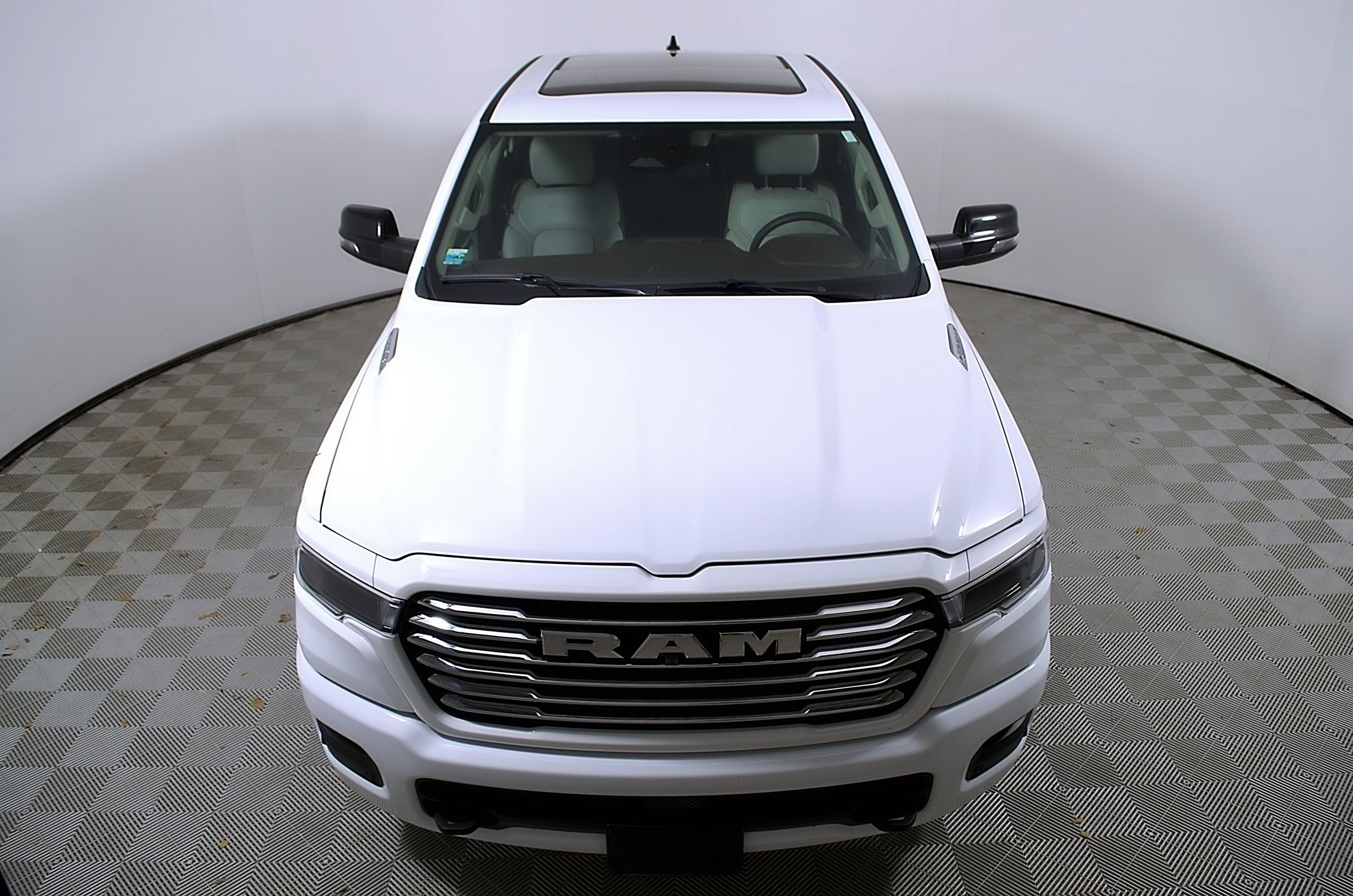 Used 2025 RAM 1500 Laramie w/ Laramie Southwest Edition AWD/4WD image 4