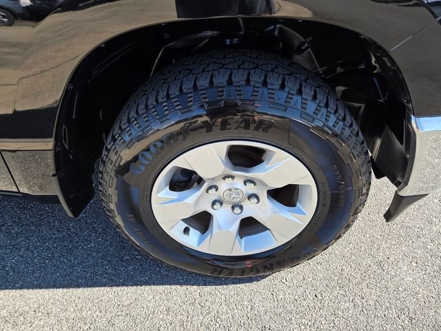 Used 2019 RAM 1500 Big Horn RWD image 15