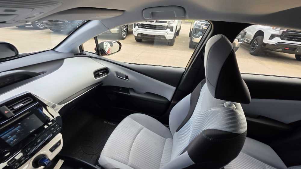 Used 2018 Toyota Prius Two w/ Prius Two Safety Plus Package FWD image 19