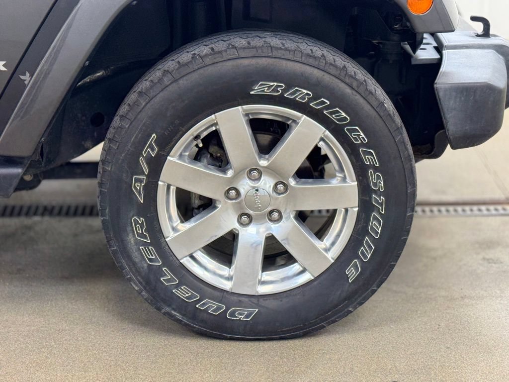 Used 2018 Jeep Wrangler Sahara AWD/4WD image 4