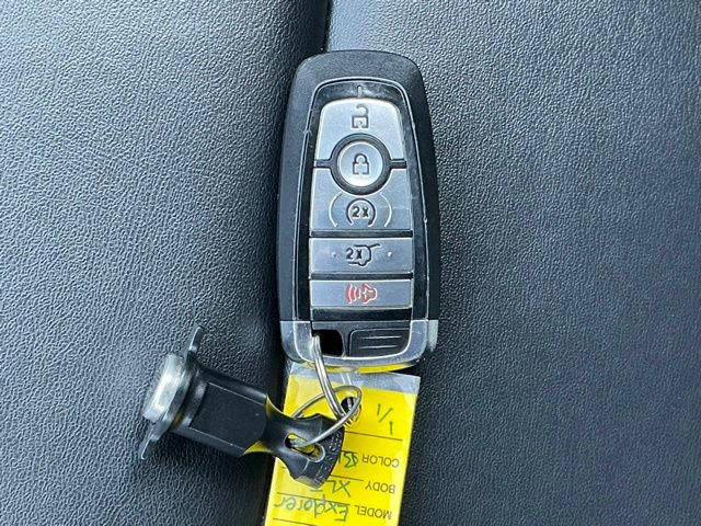 Used 2023 Ford Explorer XLT w/ Equipment Group 202A AWD/4WD image 38