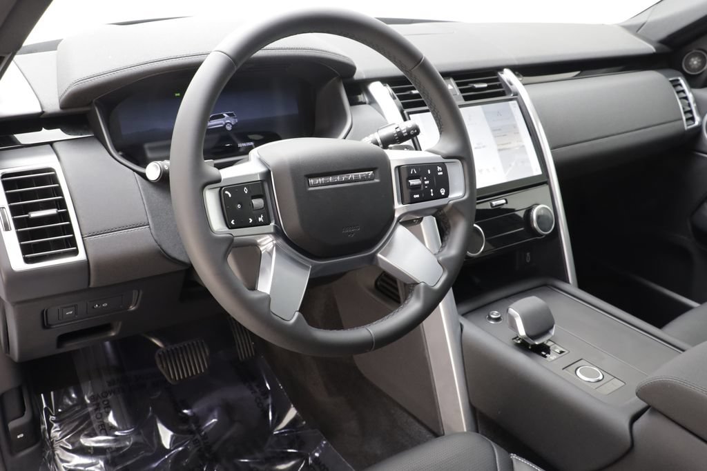 Certified 2026 Land Rover Discovery S AWD/4WD image 7