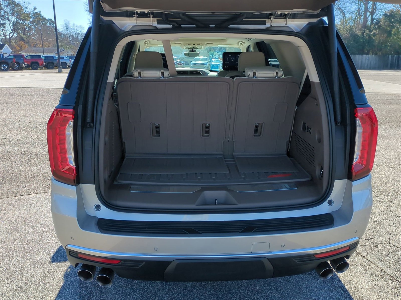 Certified 2021 GMC Yukon Denali w/ Denali Ultimate Package image 27