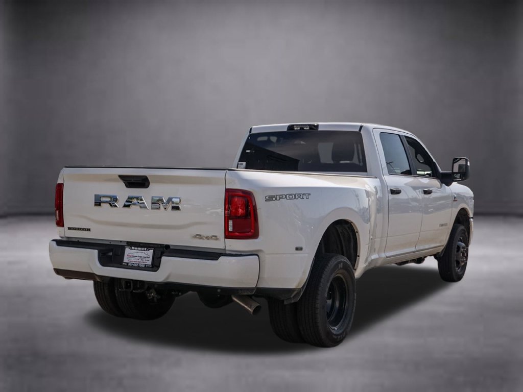 New 2026 RAM 3500 Big Horn AWD/4WD image 4