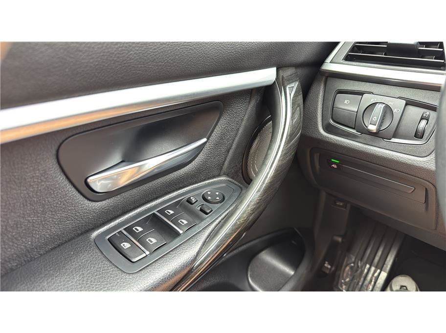 Used 2018 BMW 340i Sedan RWD image 32